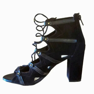 NWT in box Daya "Alfie" black lace up 3" block heels Size 5.5